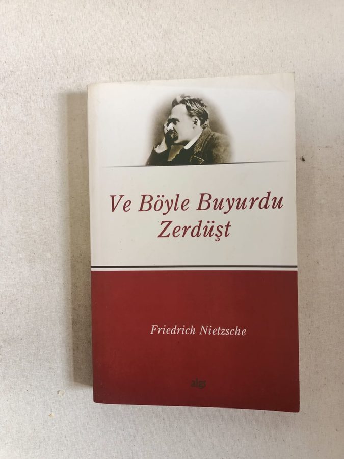 VE BÖYLE BUYURDU ZERDÜŞT