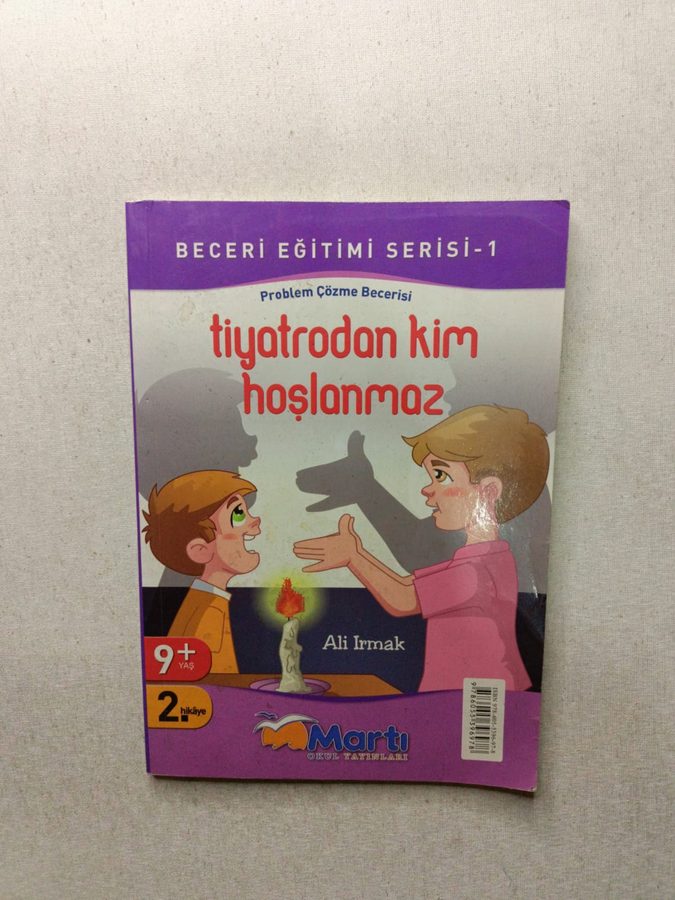 Tiyatrodan kim hoşlanmaz